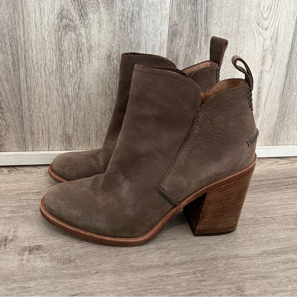 UGG Boots Pixley Heel Ankle Shoes Womens 9 Taupe Leather Bootie Career Academia